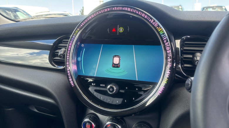 MINI Hatchback 1.5 Cooper Classic Premium 3dr Petrol Hatchback